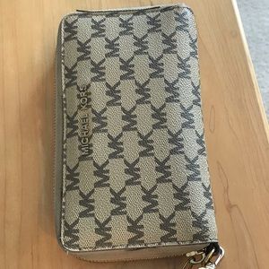 Michael Kors Tan & Red wallet